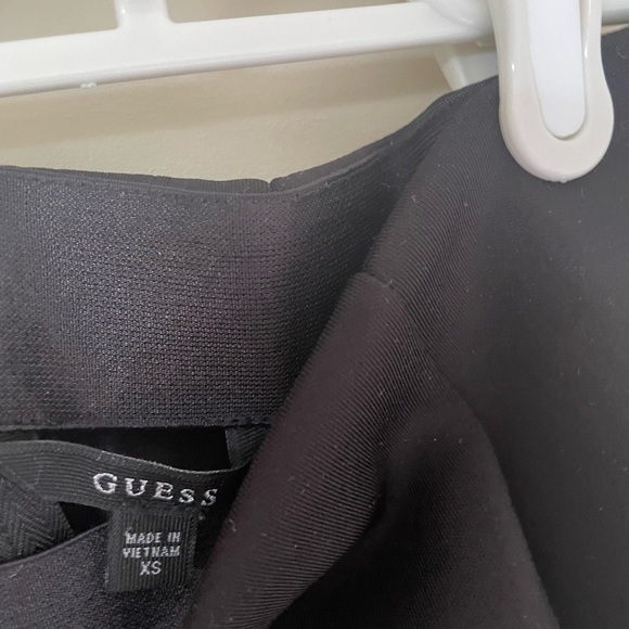 Guess Elegant Black pleated mini Skirt size XS - Picture 2 of 4